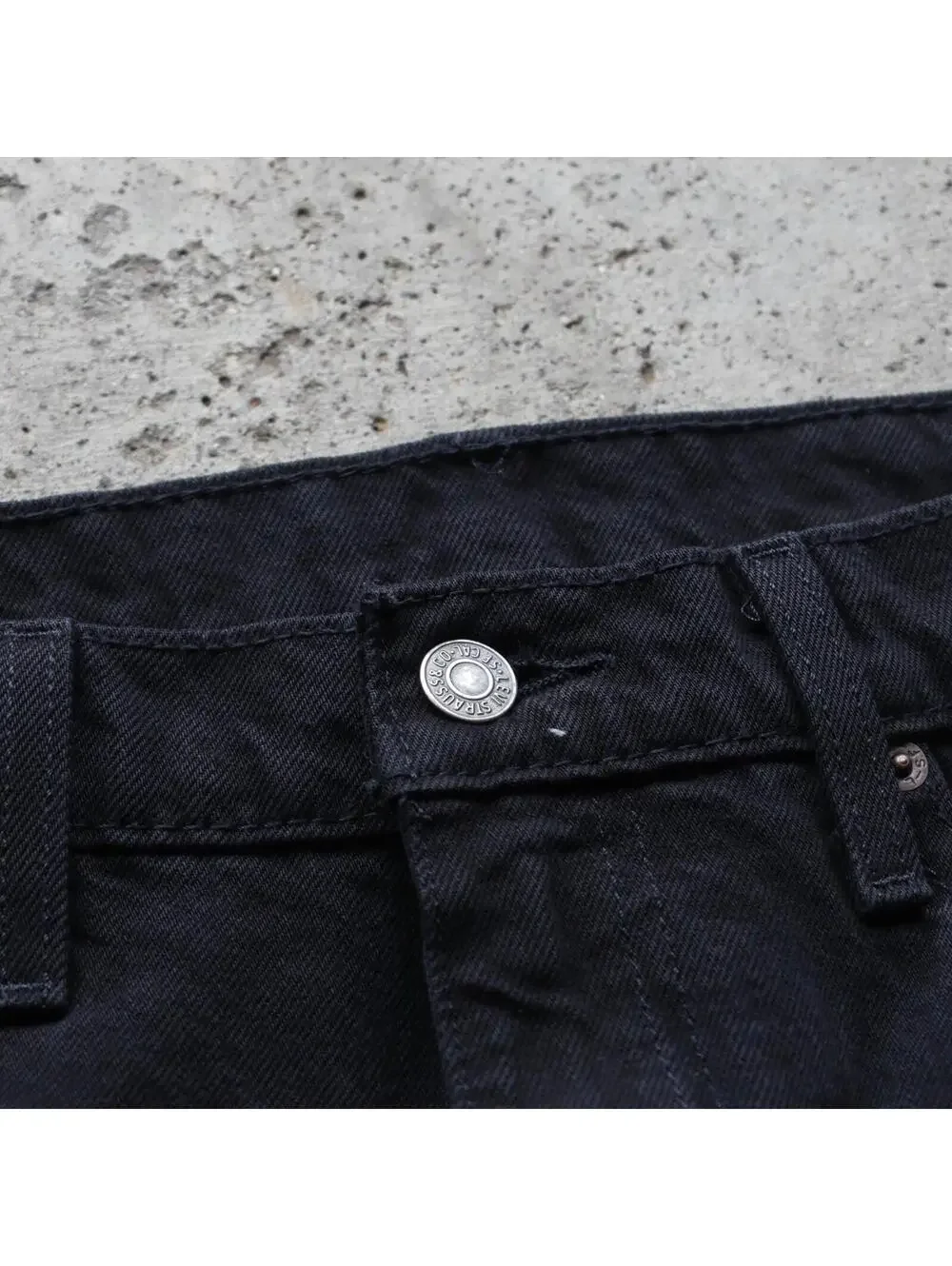 Levi’s 512 Slim Taper Jeans Mens 34x29 Black Distressed Ripped Denim Pants
